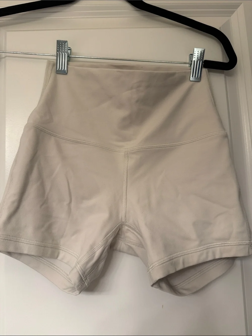 Lululemon Align High Rise Short 4" Bone Size 4 - Picture 3 of 3